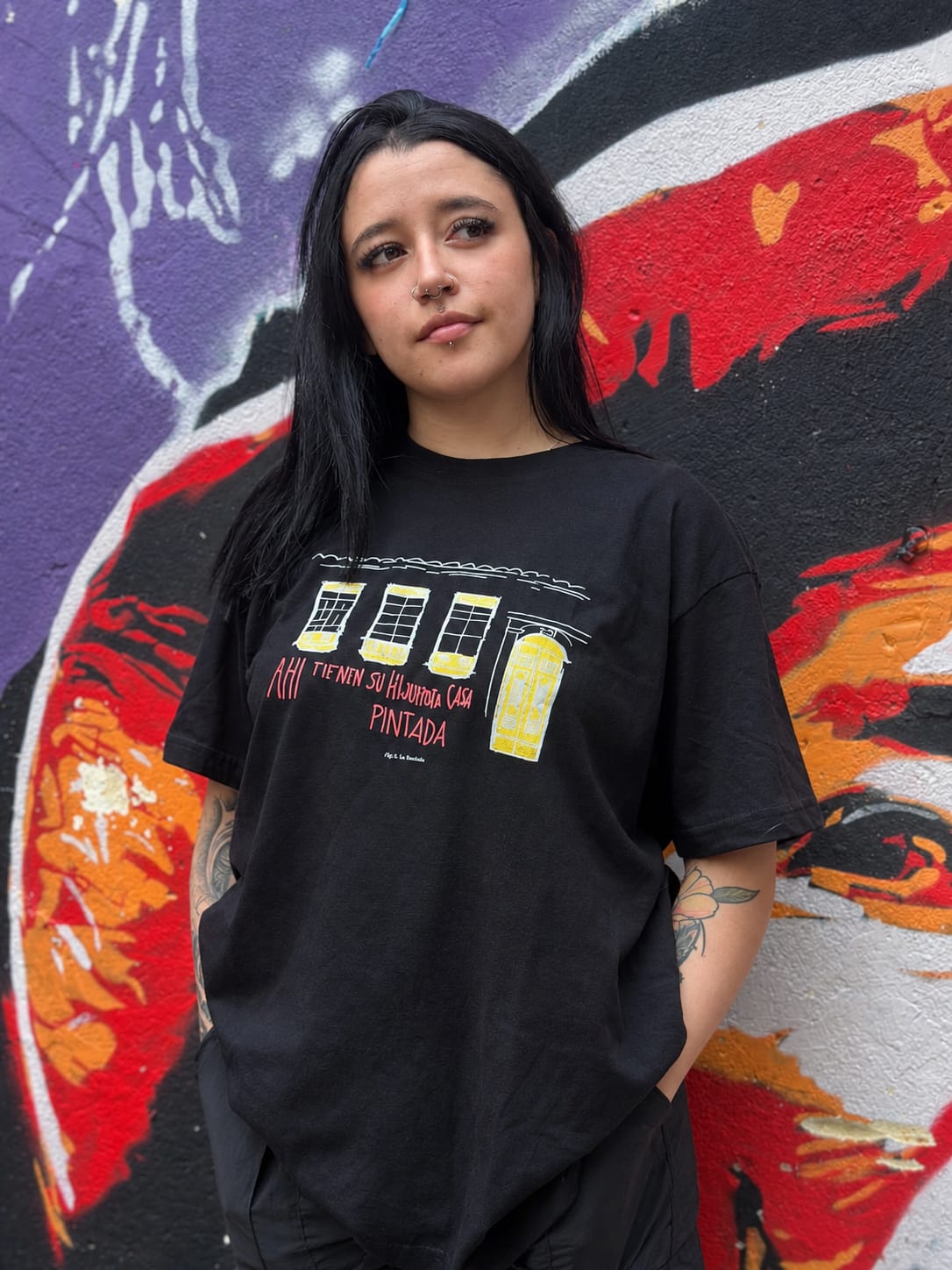 Camiseta La Vox Populi "Ahí tiene su casa pintada" - Imagen 2